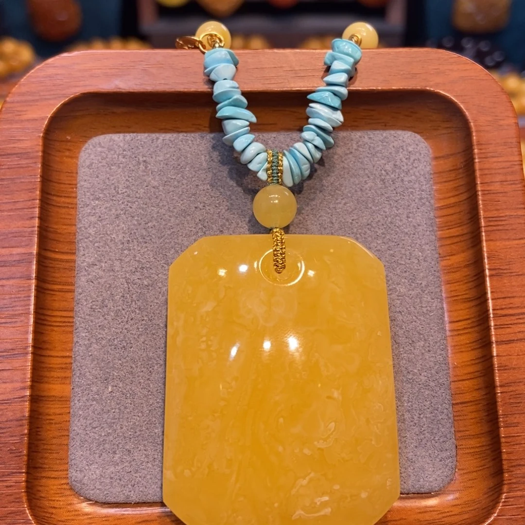 琥珀未镶嵌颈饰蜜蜡