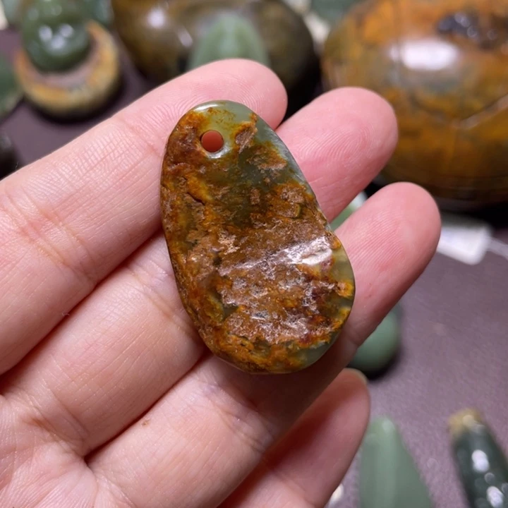 岫岩河磨玉（透闪石质玉）未镶嵌颈饰