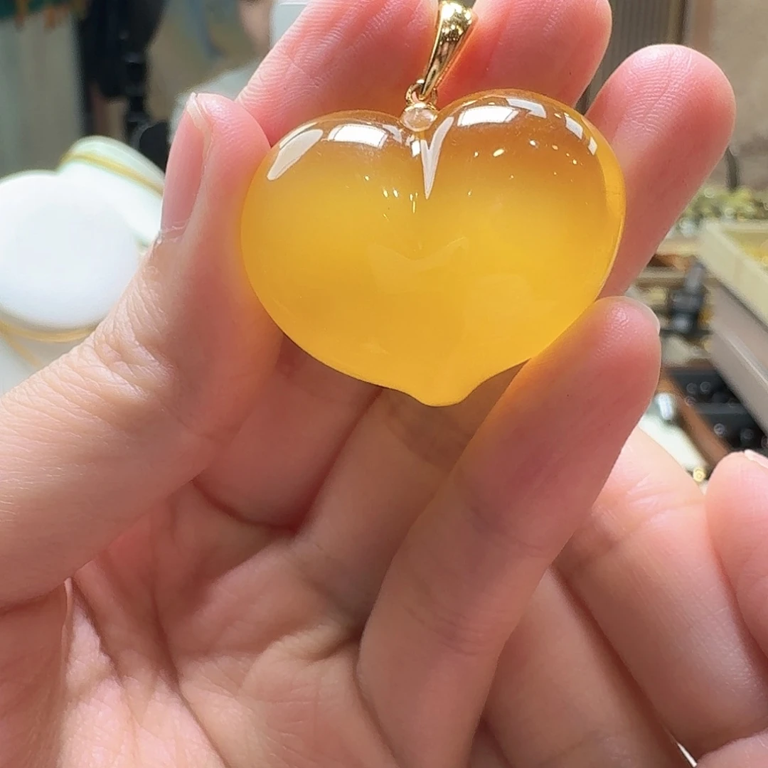 琥珀未镶嵌颈饰吊坠