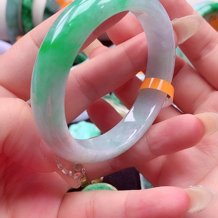 翡翠未镶嵌手镯翡翠手镯