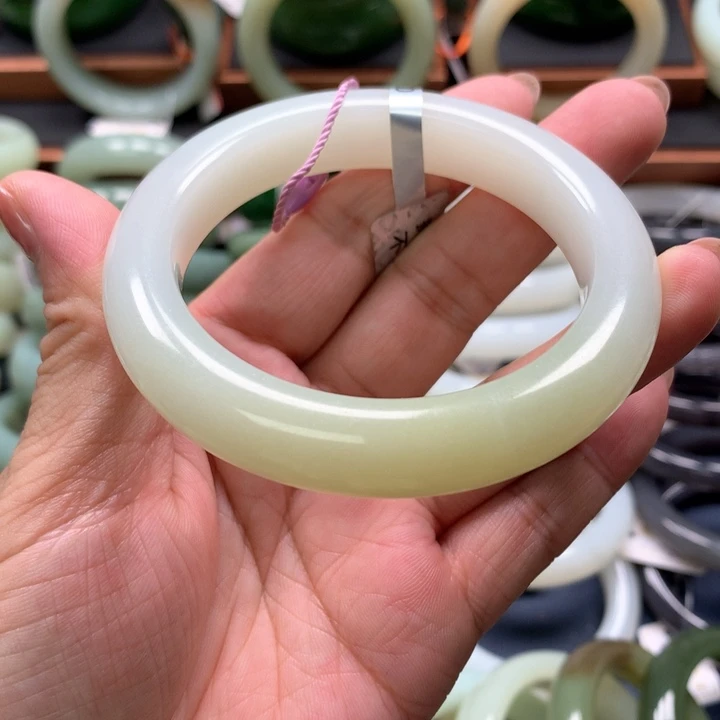 【闪购商品】未镶嵌手镯和田玉