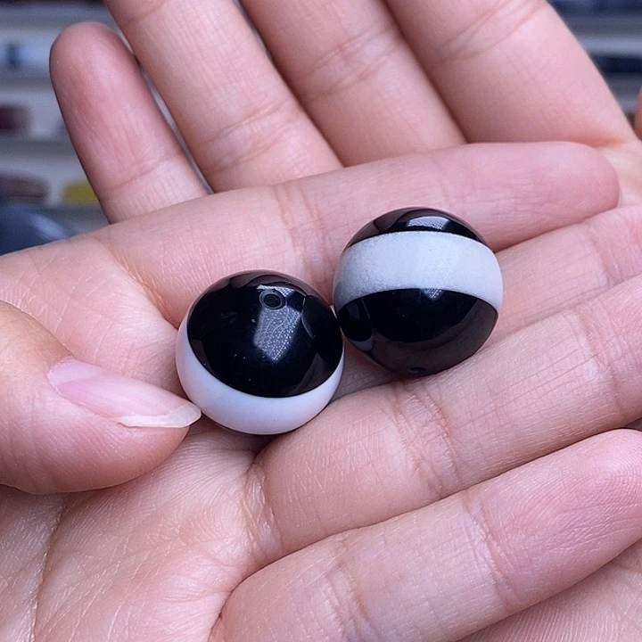 未镶嵌颈饰玛瑙/玉髓无*。