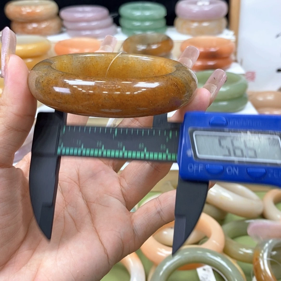 石英岩玉手镯未镶嵌