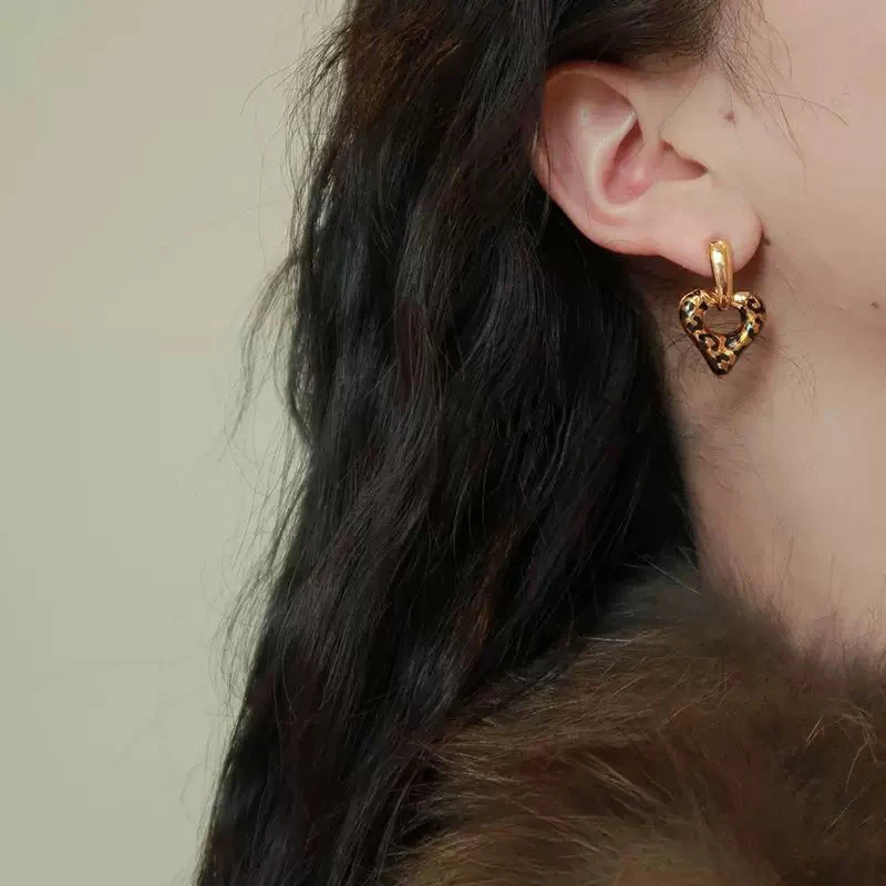 铜合金耳饰 港风复古豹纹蚊香盘耳夹高端无耳洞心形高级感轻奢