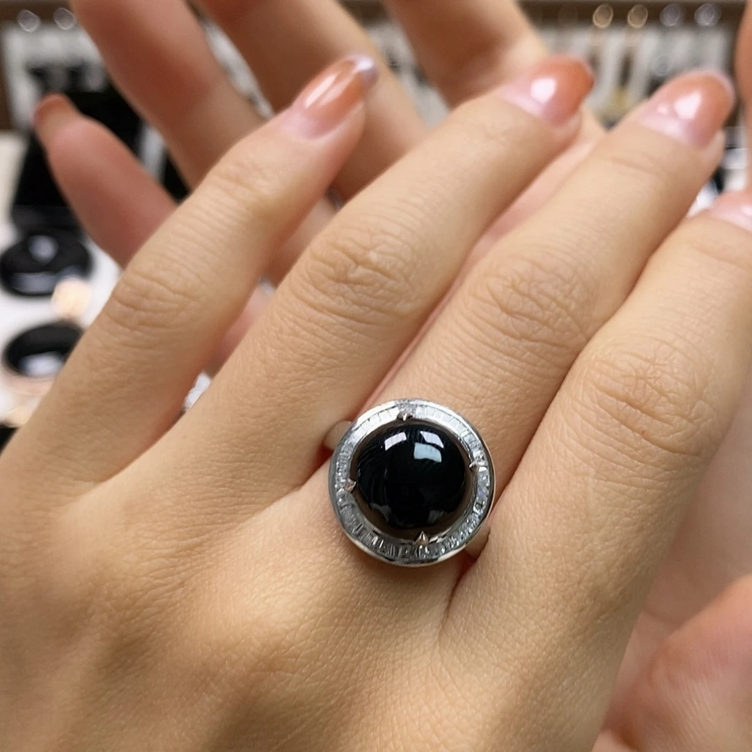 翡翠18K金镶嵌戒指