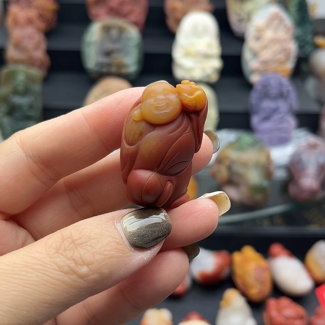 颈饰未镶嵌石英质玉
