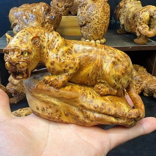 柏木用****8太行崖柏豹子摆件