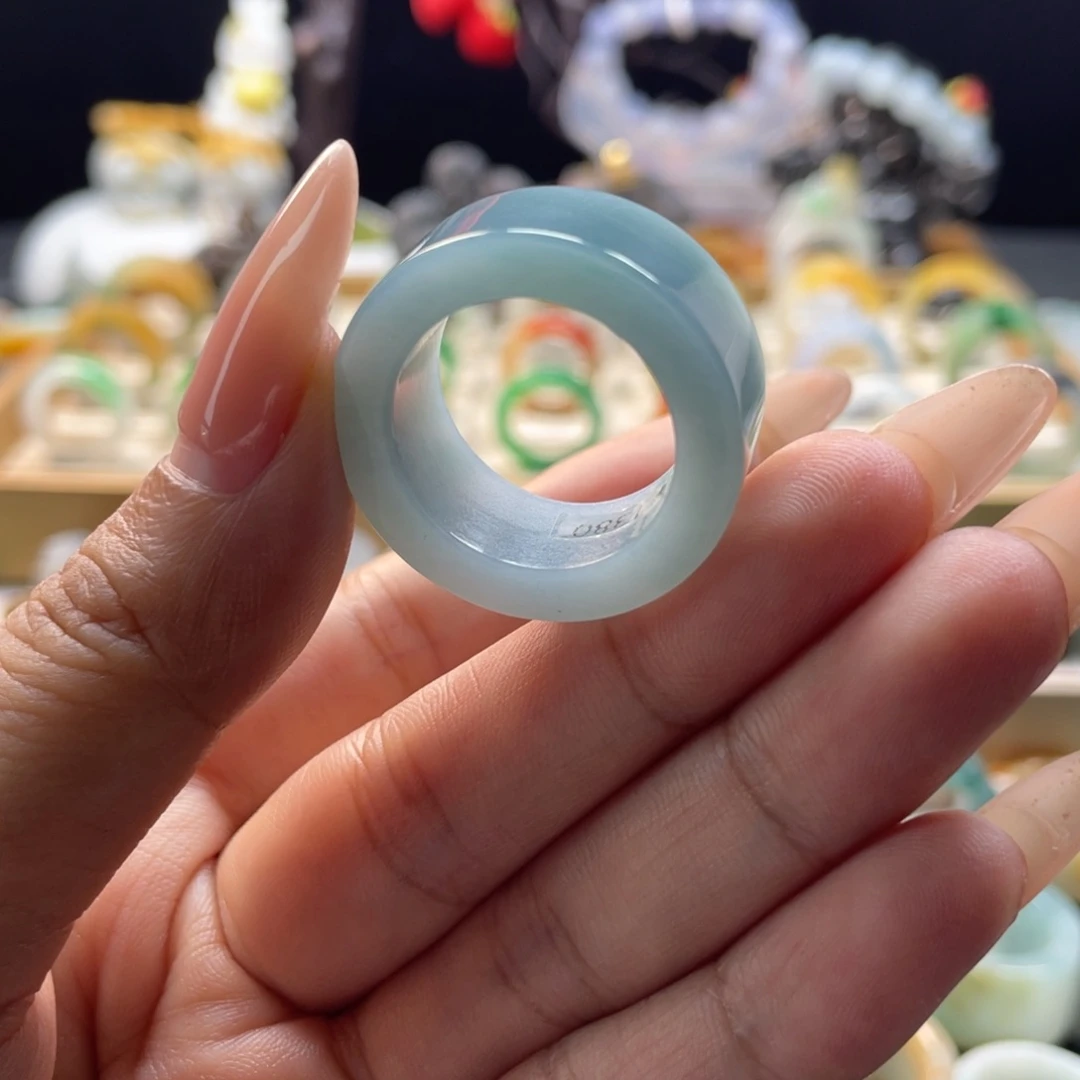 定制翡翠未镶嵌戒指