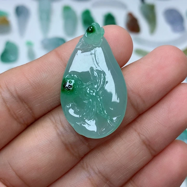 吊坠(不含链)未镶嵌翡翠