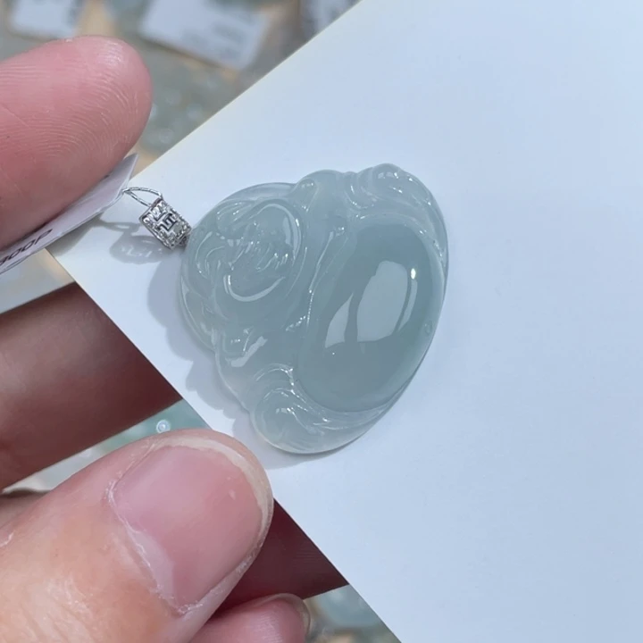 颈饰18K金镶嵌翡翠