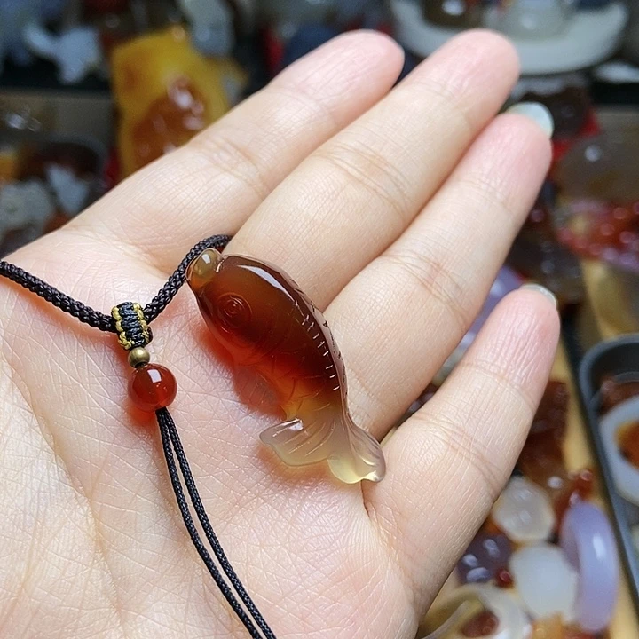 未镶嵌颈饰玛瑙/玉髓转***骨