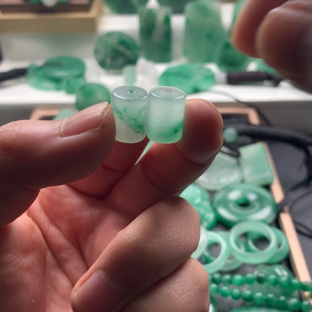 石英质玉（非洲翠）未镶嵌吊坠(不含链)