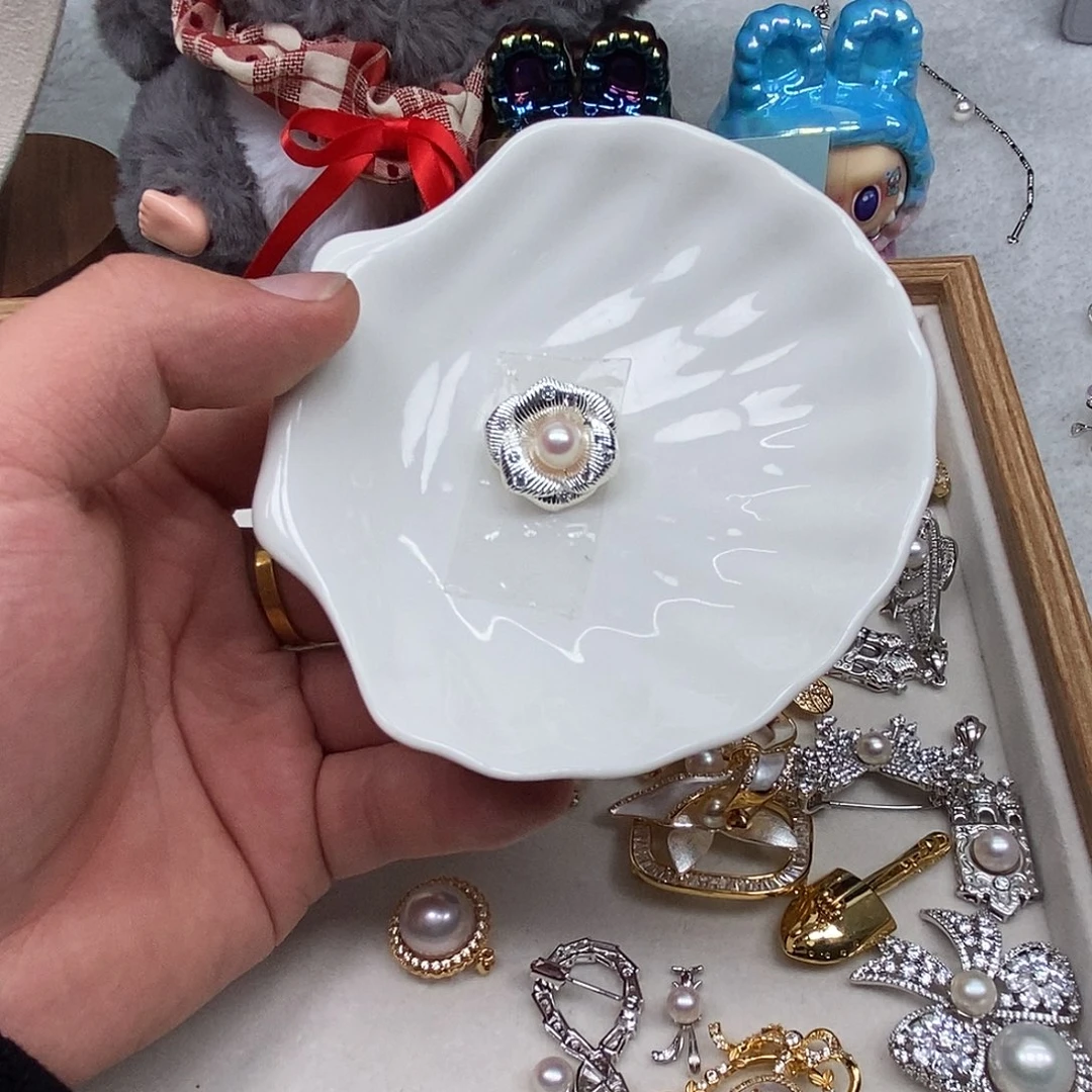 合金淡水珍珠胸饰