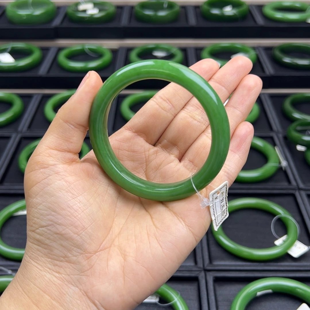 和田玉（碧玉）未镶嵌手镯