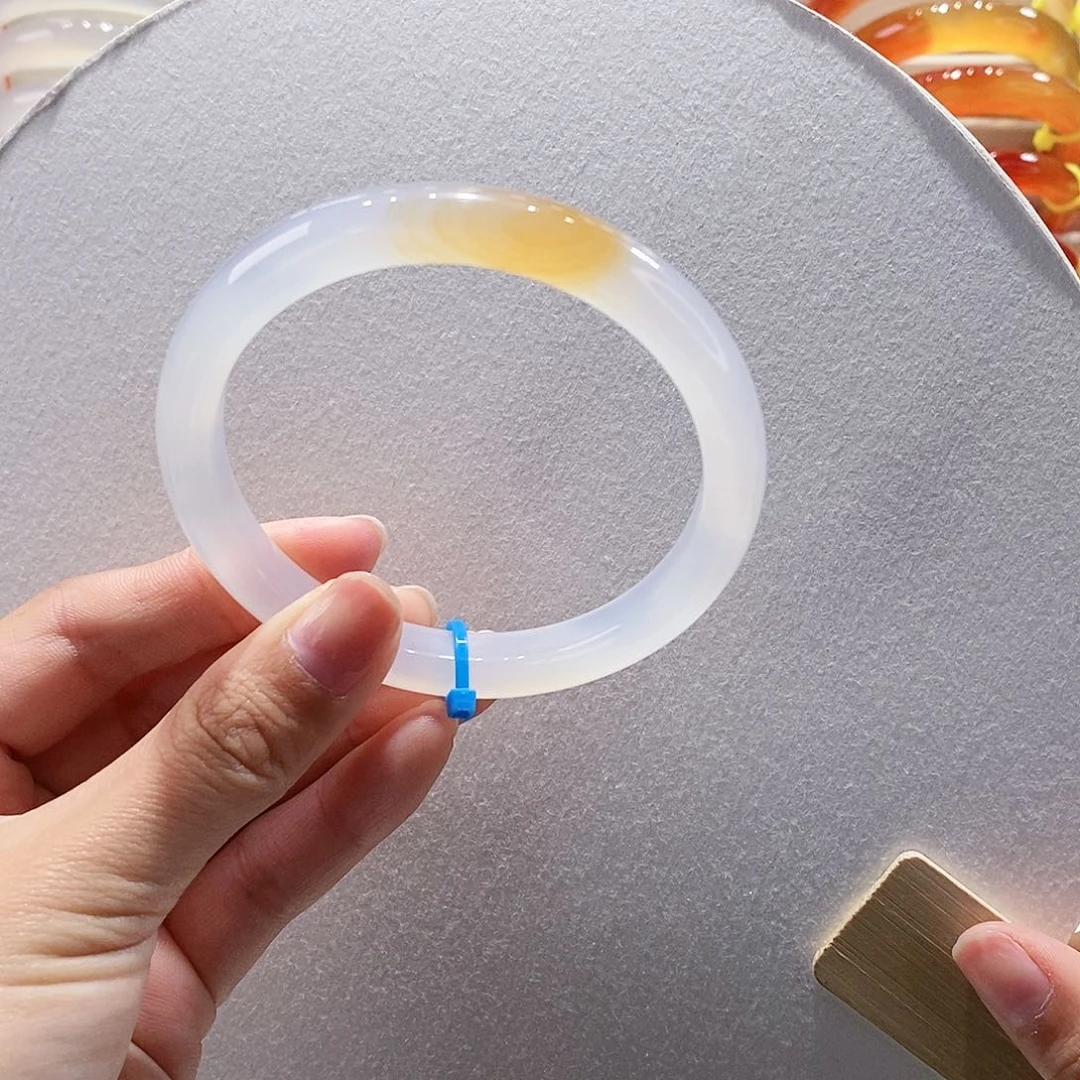 玛瑙/玉髓手镯未镶嵌61.3