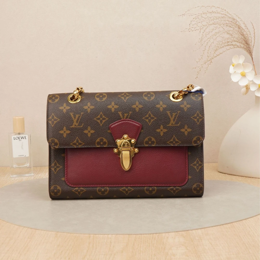 95新 LouisVuitton/路易威登  维多利亚紫红色拼皮/DS042539