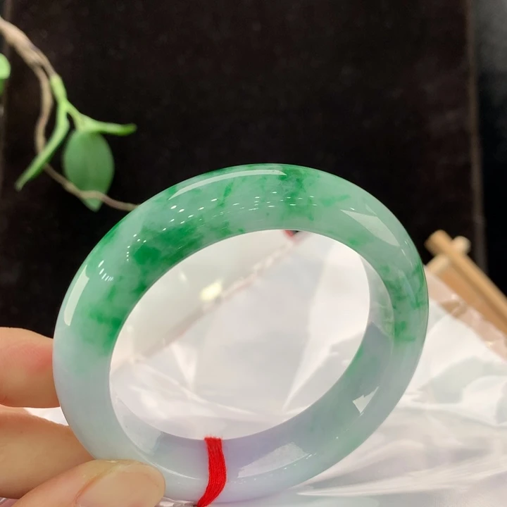 翡翠手镯未镶嵌111/1012
