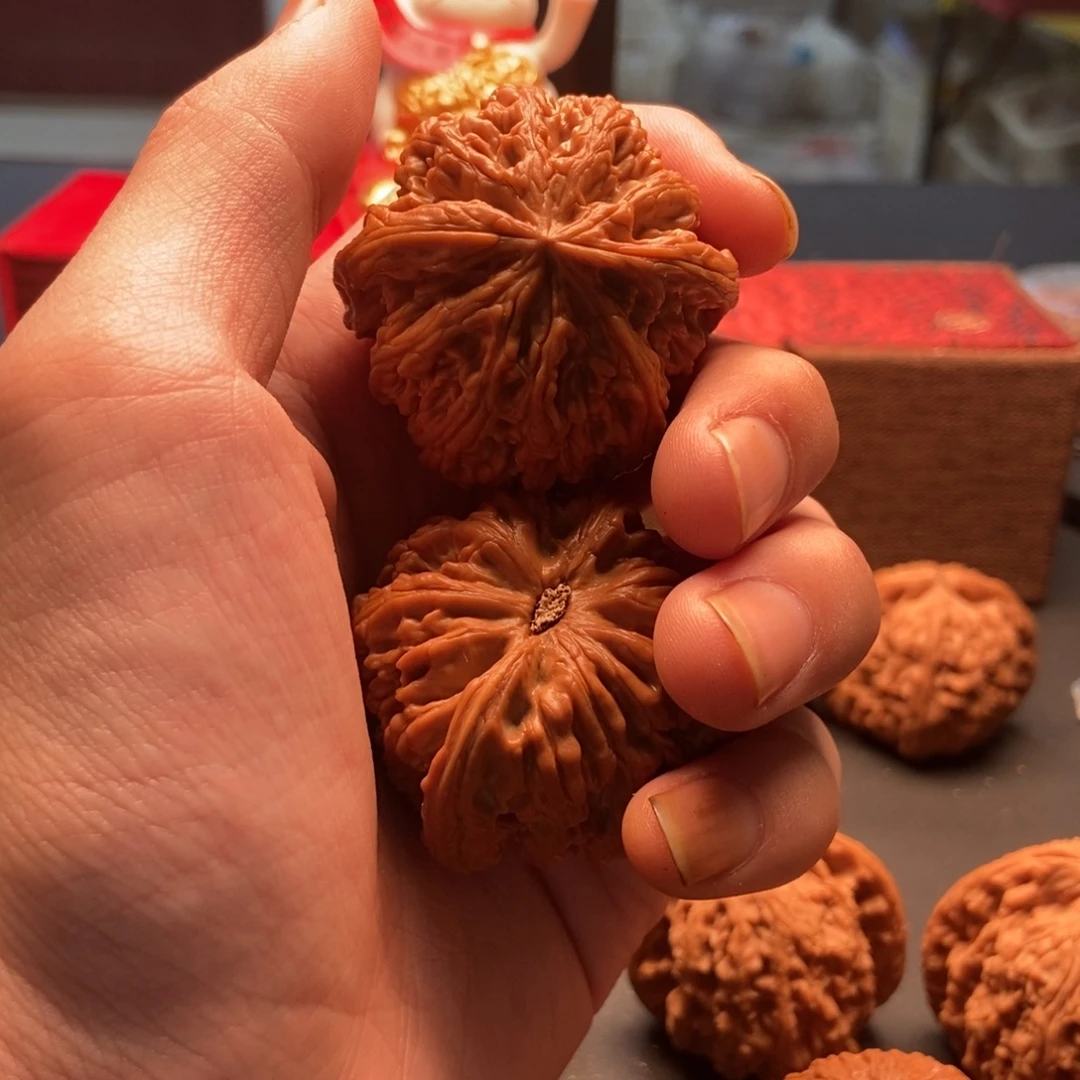 柳***文玩核桃吊坠粗筋