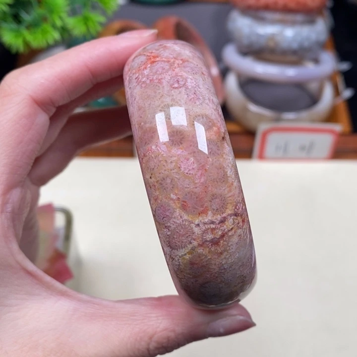 硅化珊瑚（珊瑚玉）手镯未镶嵌乐**?