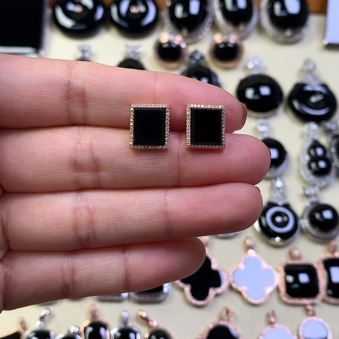 翡翠18K金镶嵌耳钉