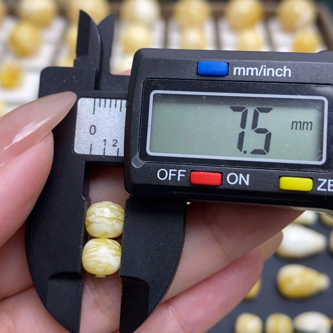 未镶嵌蜜蜡珠宝奇石