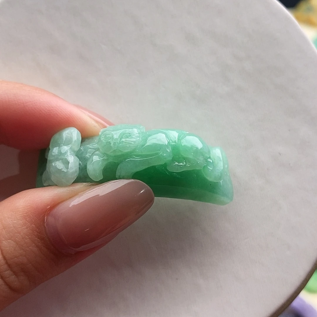 翡翠未镶嵌手镯手牌