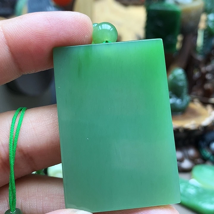 酒***哥和田玉（碧玉）未镶嵌颈饰