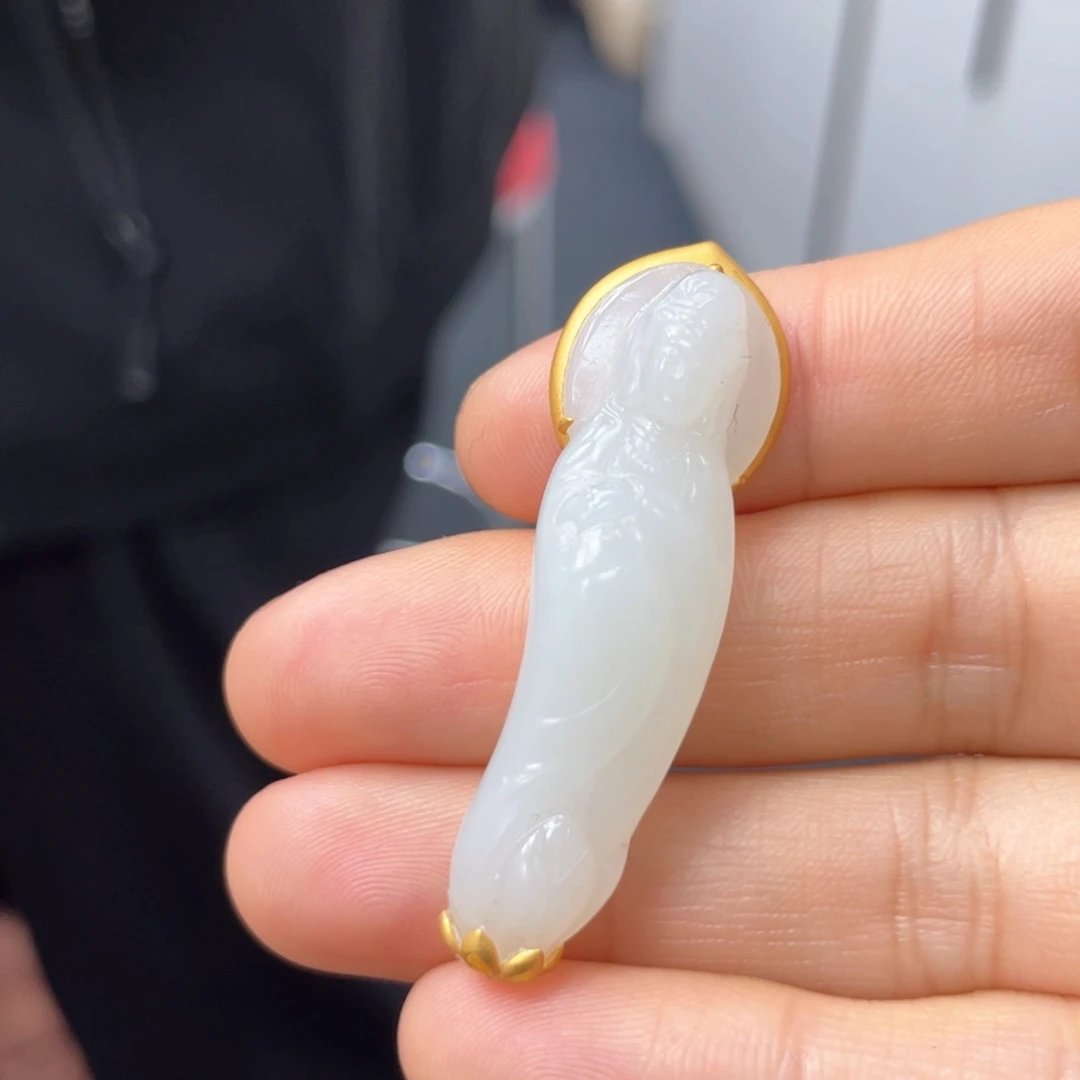 颈饰18K金镶嵌和田玉