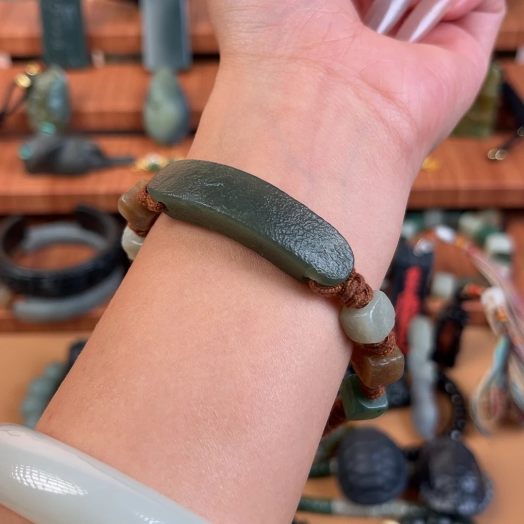 和田玉（糖玉）未镶嵌颈饰