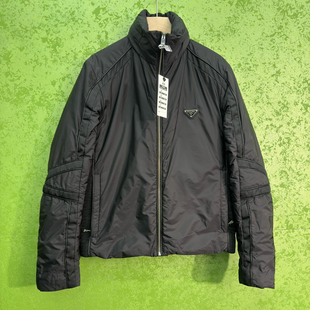 未使用 Prada/普拉达 三角标藏帽棉服夹克外套/50码/工价16300