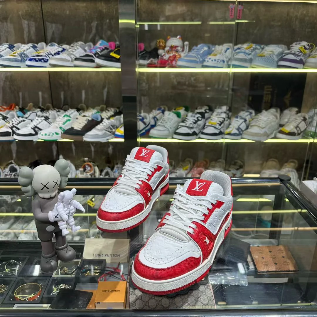 99新 LouisVuitton/路易威登 白红压印trainer板鞋/41码/原盒