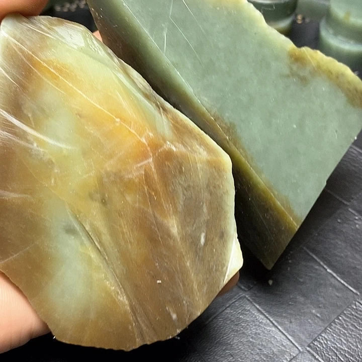 和田玉毛料未镶嵌