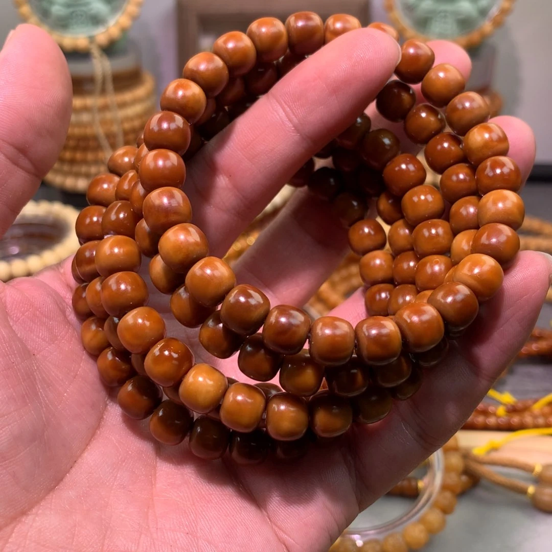 星月菩提吊坠9×8老型藏红老料半玉化