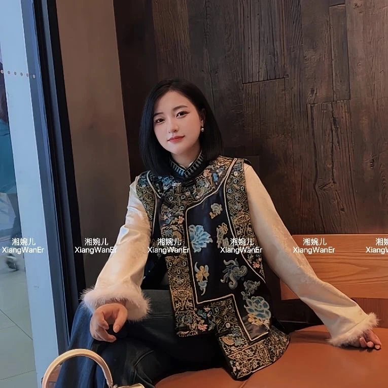 2025冬季新款『初霜』高端设计感时尚国风新中式立领刺绣夹棉马甲