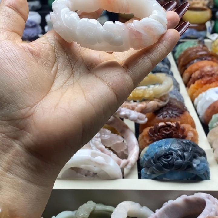 石英质玉手镯未镶嵌