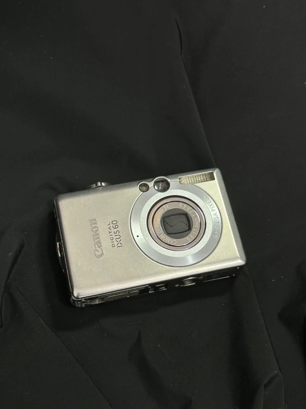 9新 Canon/佳能 ixus60 中文 银色学生照相复古ccd相机