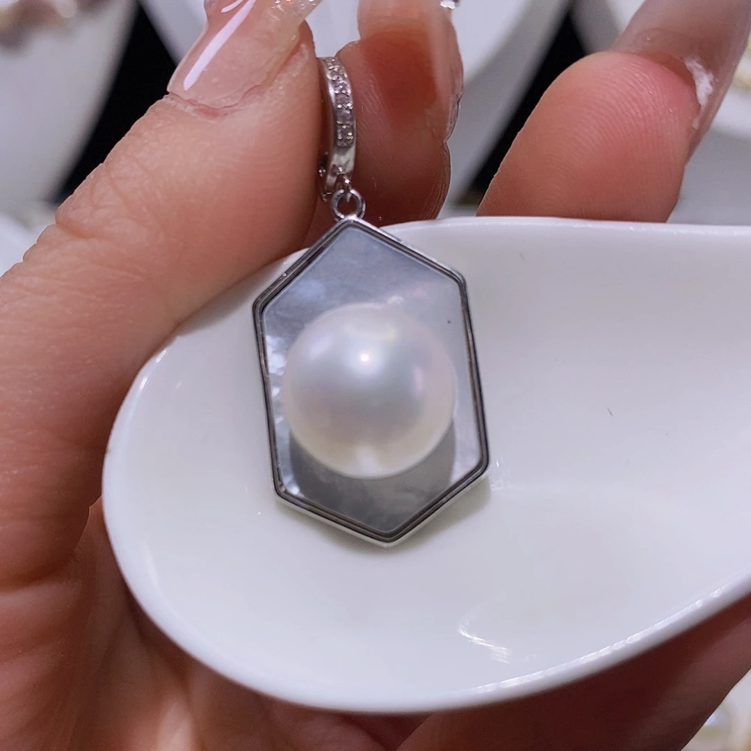 淡水珍珠颈饰合金