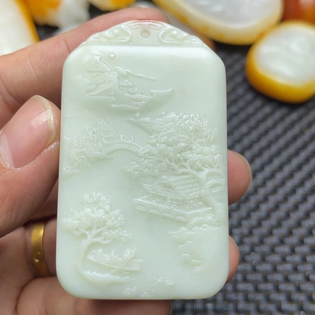 和田玉未镶嵌颈饰