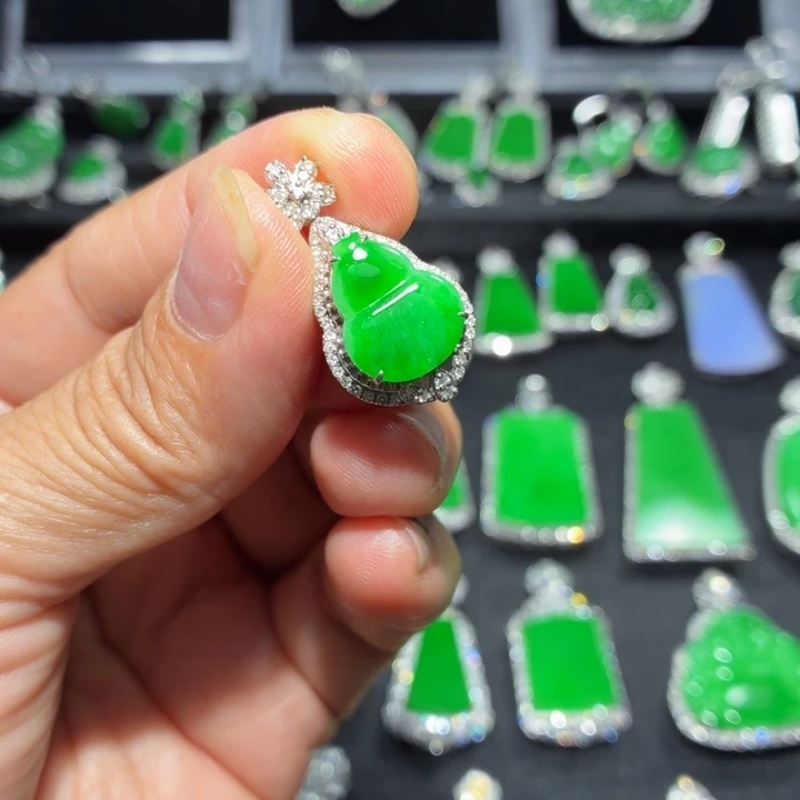 翡翠18K金镶嵌吊坠(不含链)
