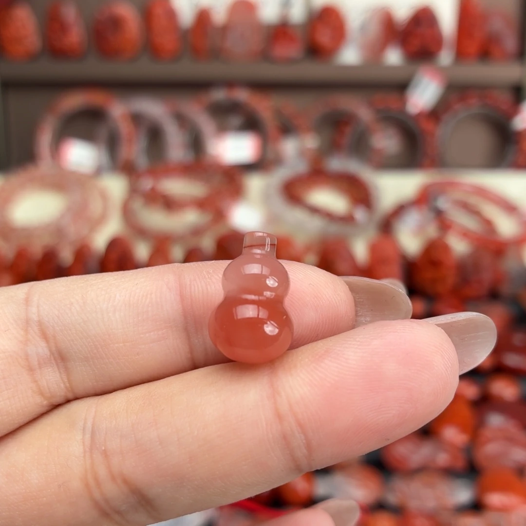 南红玛瑙未镶嵌颈饰小胖葫芦