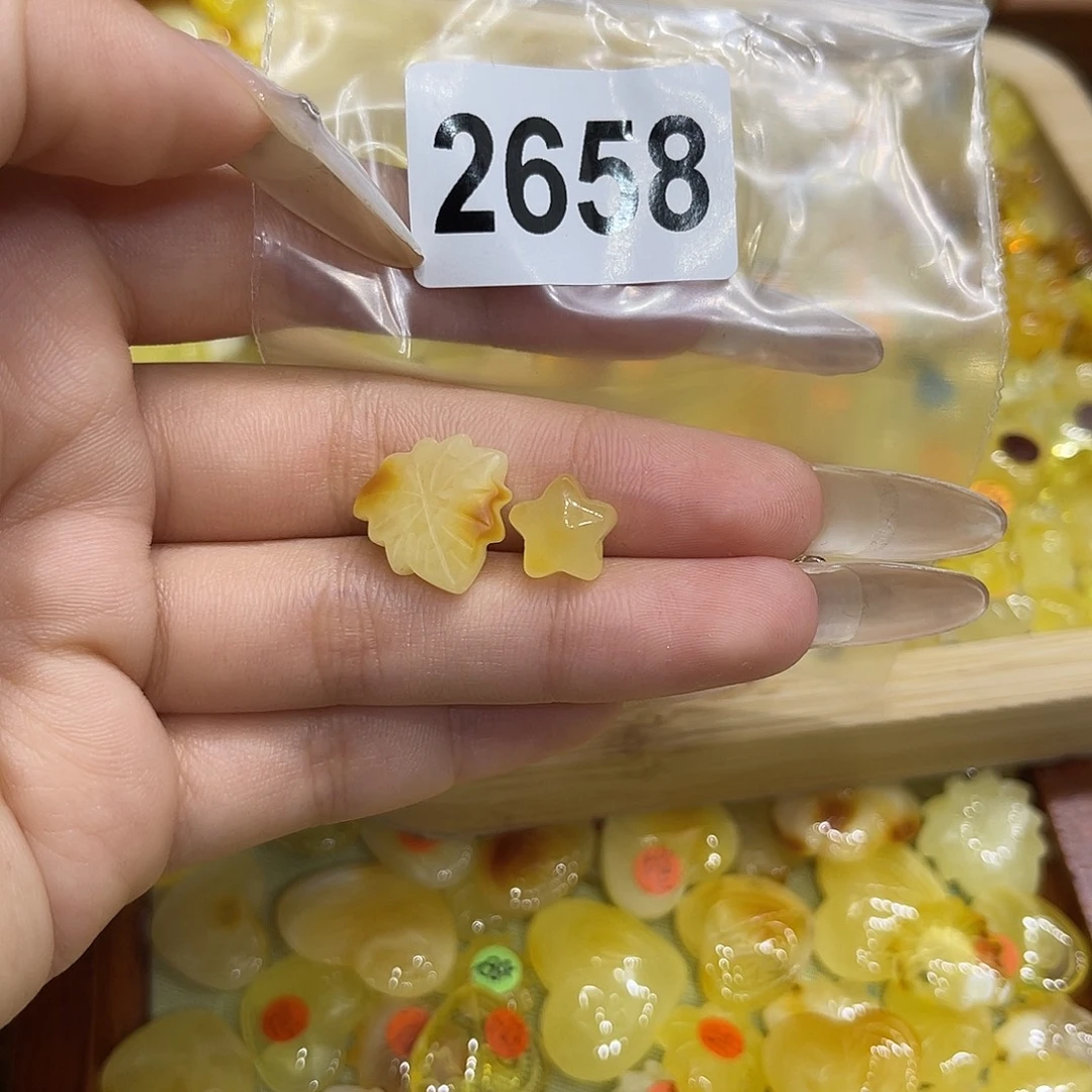 L***a琥珀未镶嵌珠宝奇石