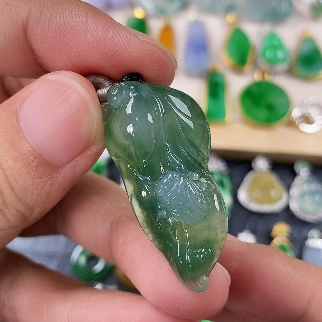 翡翠未镶嵌颈饰翡翠