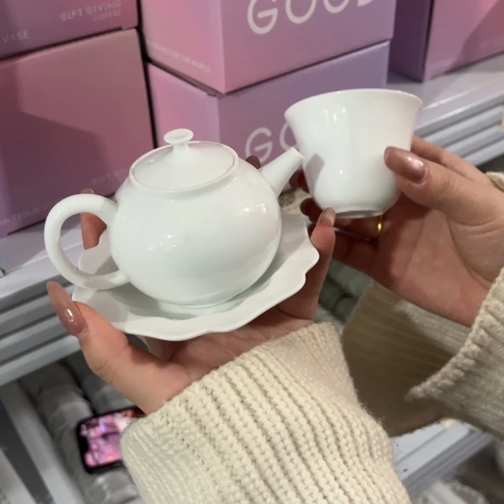 三件套哈哈哈哈哈哈哈