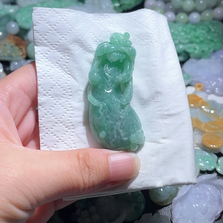 颈饰未镶嵌翡翠天