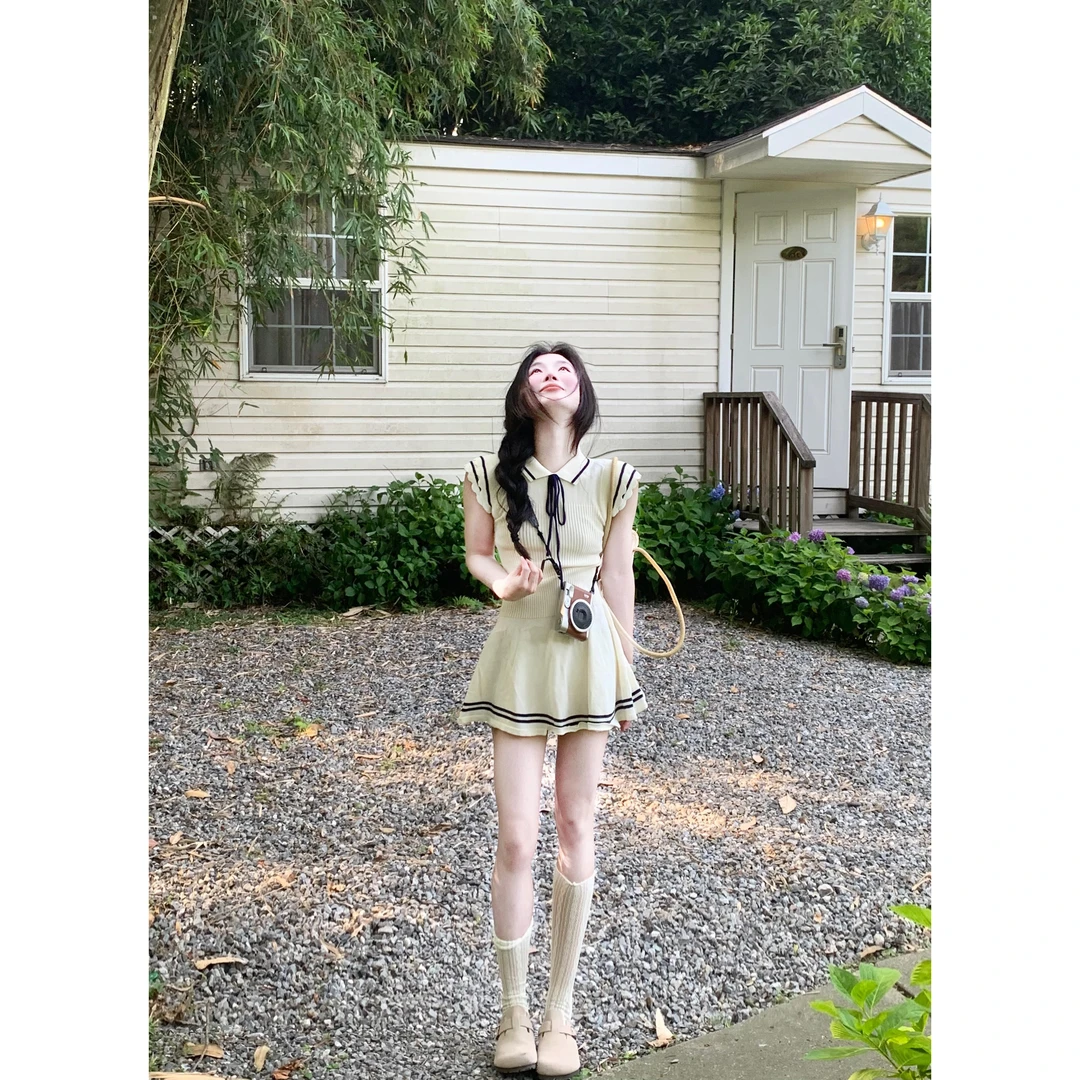 连衣裙女夏季韩系减龄学院风Polo领小飞袖软糯针织系带条纹小裙子