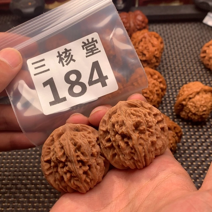 文玩核桃吊坠楼子