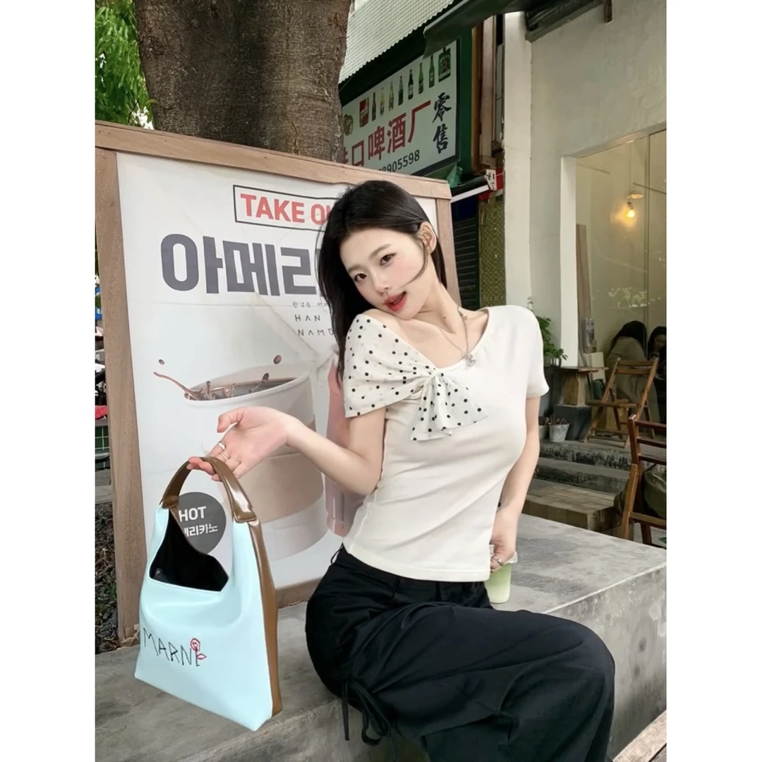 韩系洋气波点拼接斜肩短袖t恤女2025夏季甜美独特漂亮掐腰上衣潮