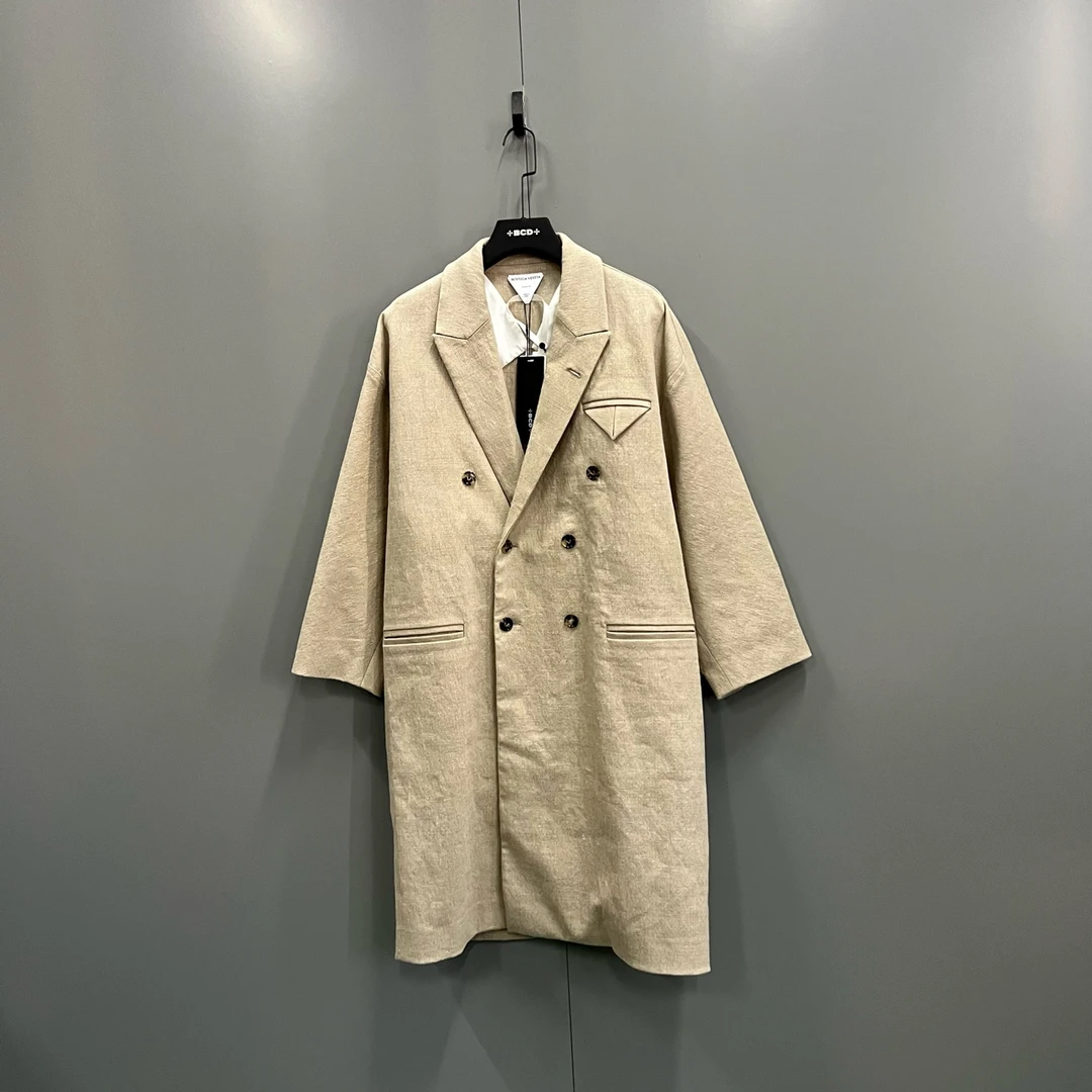 99新 BOTTEGA VENETA/葆蝶家 纯色双排扣翻领大衣 48码/bc014558