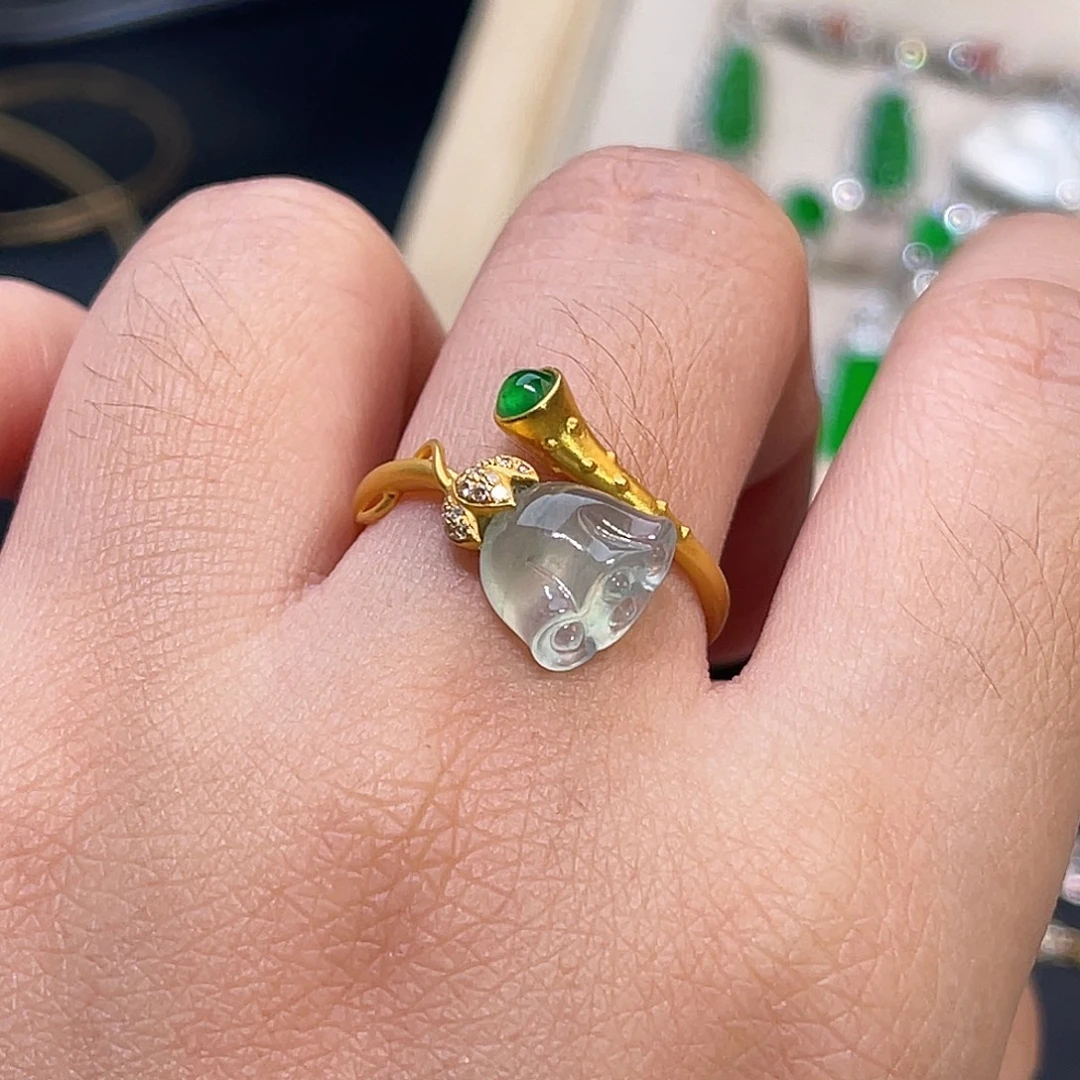 翡翠18K金镶嵌戒指莲蓬头