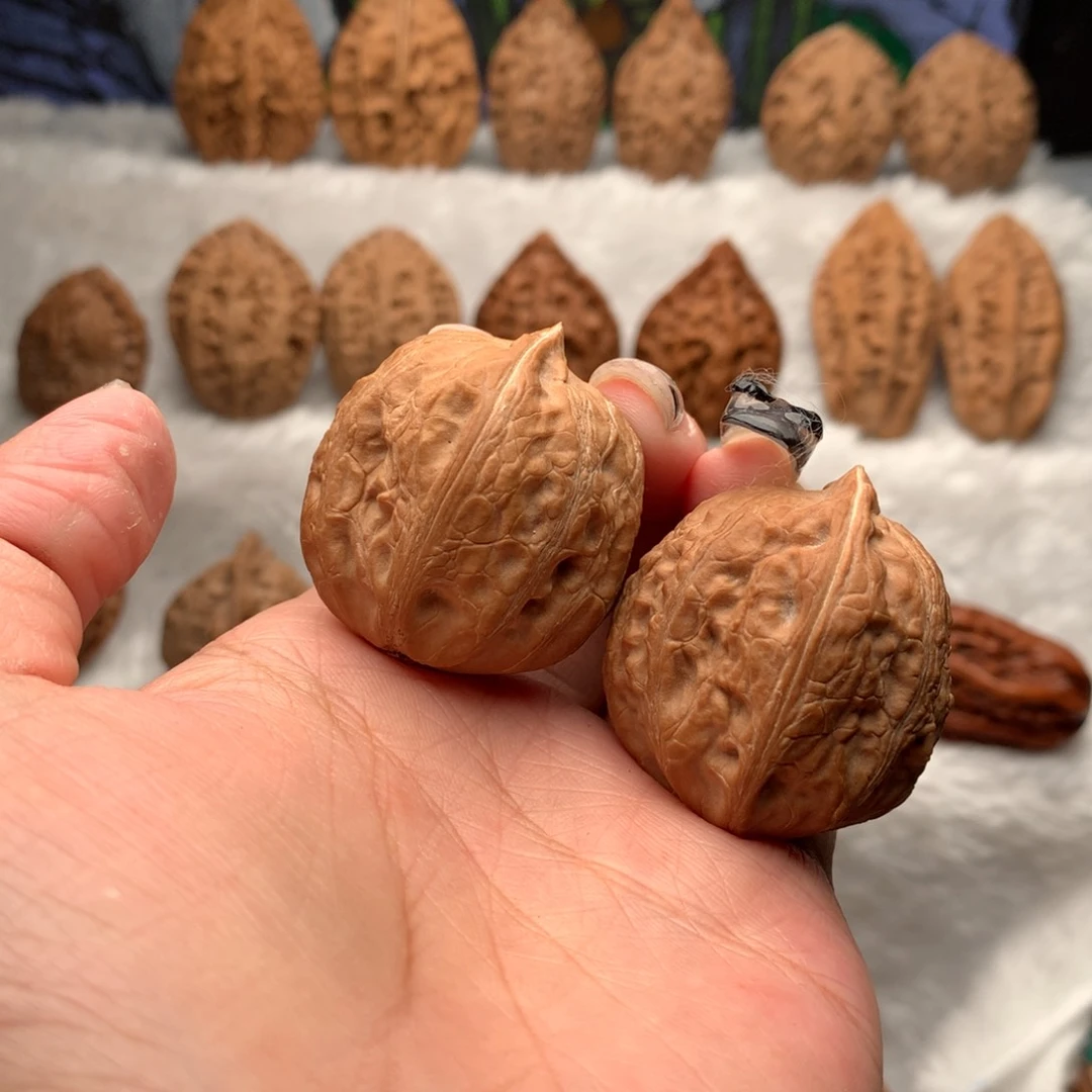 文玩核桃吊坠菠***肉小武核桃元宝